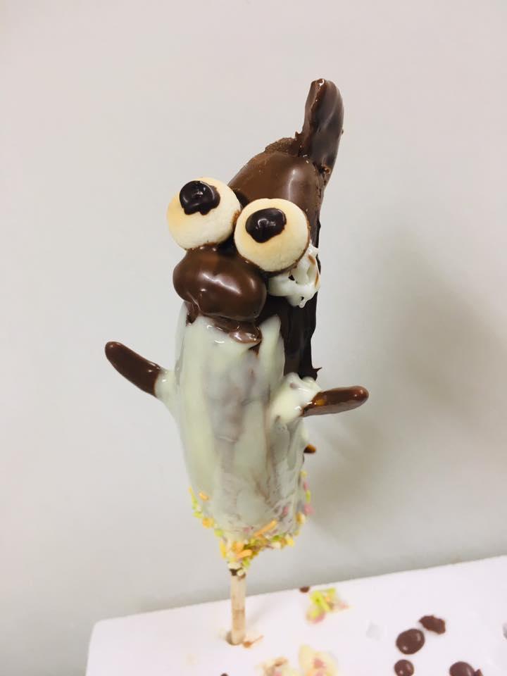 グランパスくんチョコバナナ (出典:株式会社松浦商店 Facebook)