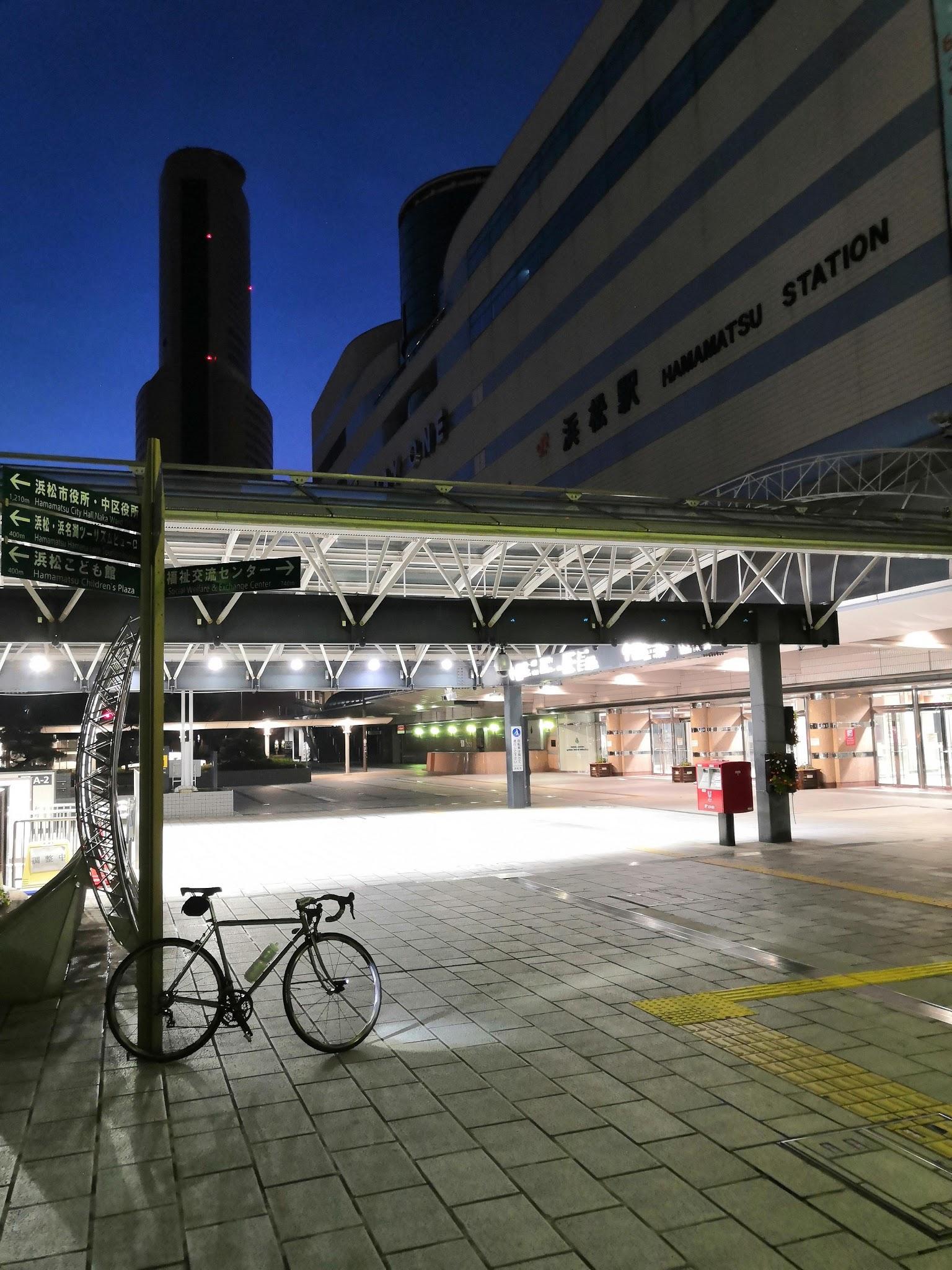 午前４時の浜松駅